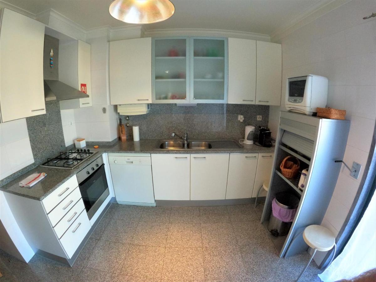 Lisbon 2 bedroom apartment with balcony in Algés Exterior foto